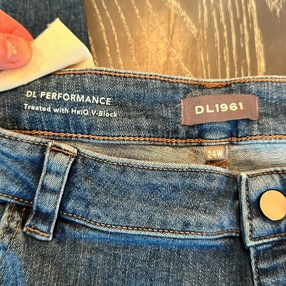 DL1961 Mara Straight Mid-rise instasculpt ankle frayed hem size 24W NWT - Image 9