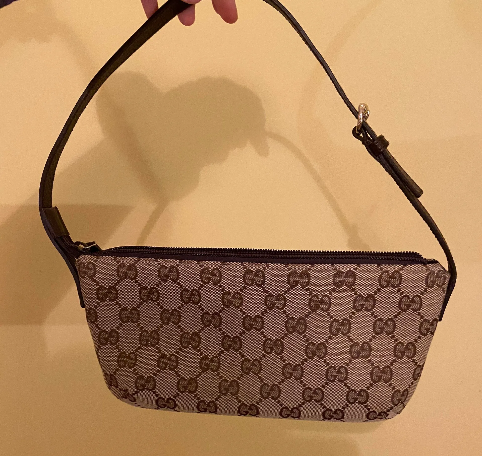Gucci Shoulder Bag - Image 3