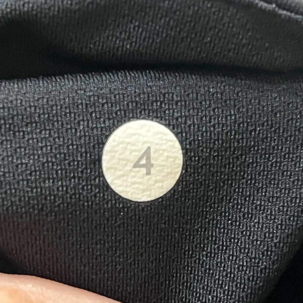 Lululemon Black Leggings with Zipper Pockets sheer net Size 4 - Image 8