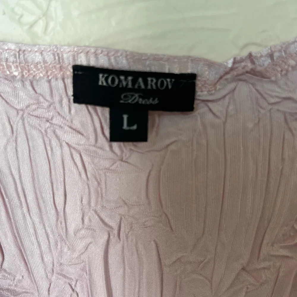 NWT Komarov sleeveless beaded v - Image 10