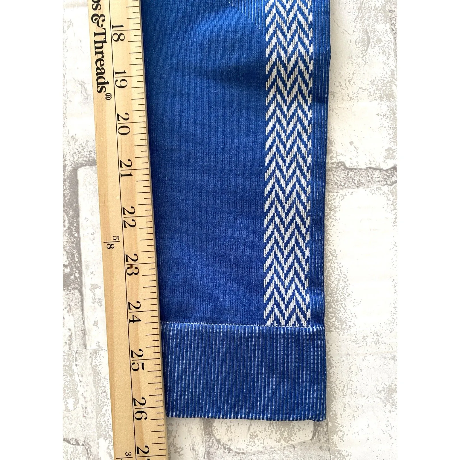 Fabletics High Waisted Blue White Seamless Check Light Compression Legging Sz M - Image 8