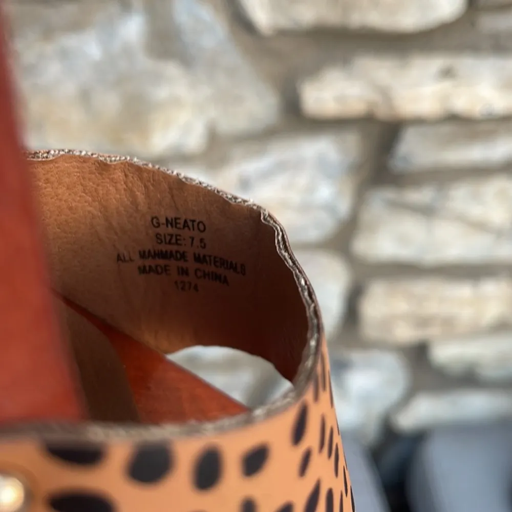 Madden Girl G-Neato animal print wooden block heels open toe size 7.5 - Image 7