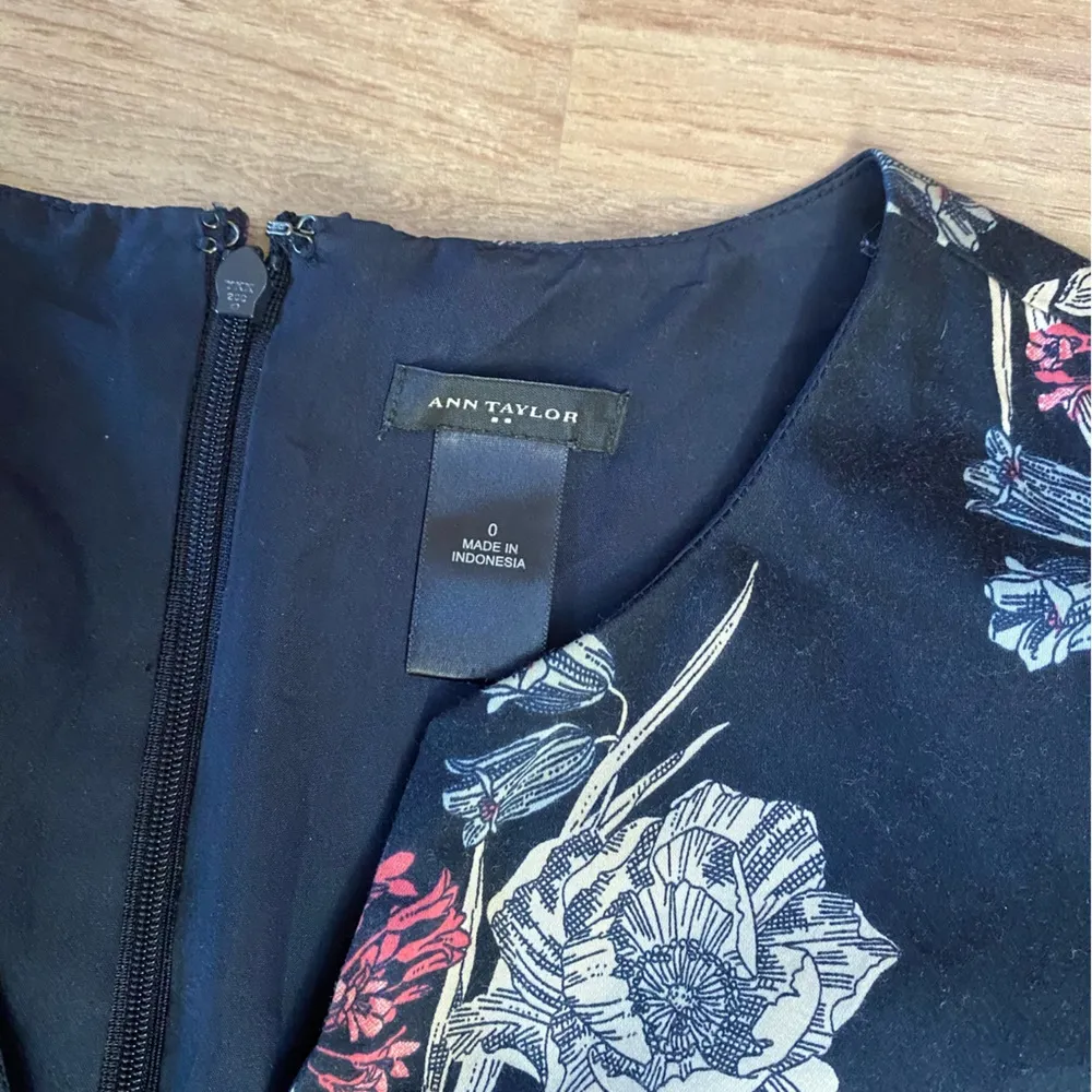 Ann Taylor Sweetheart Neckline Dress Size 0 - Image 3