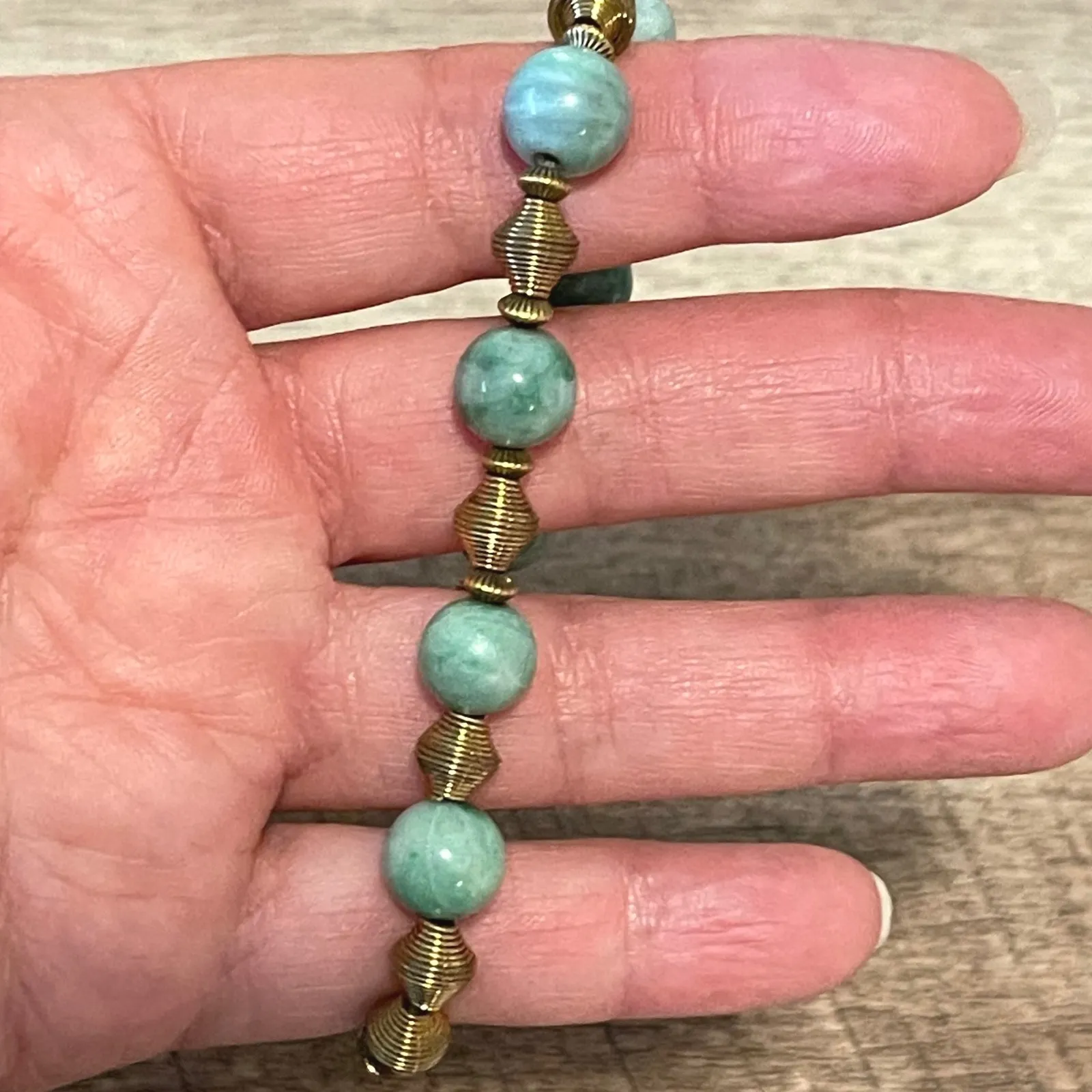 Jade Beaded Bracelet Gold Tone Accent Beads Women Fashion Jewelry Green - Image 2