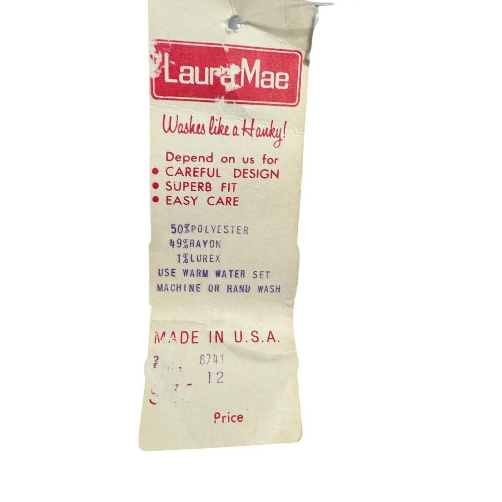 LAURA MAE Vintage White Blouse With Ascot Bow and Subtle Metalic Threads Size 12 - Image 7