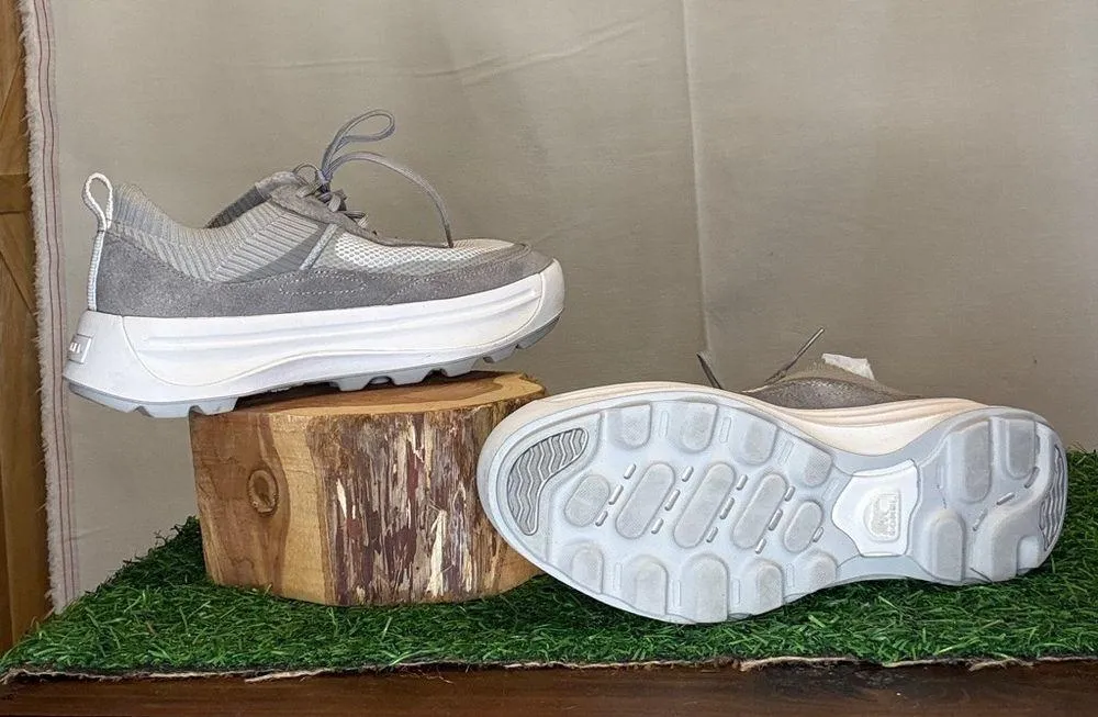 Sorel Gray and White Sneakers - Image 3