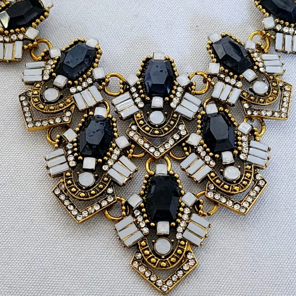 Vintage Vibes Gold and Black Statement Necklace and Earrings Set - Image 4