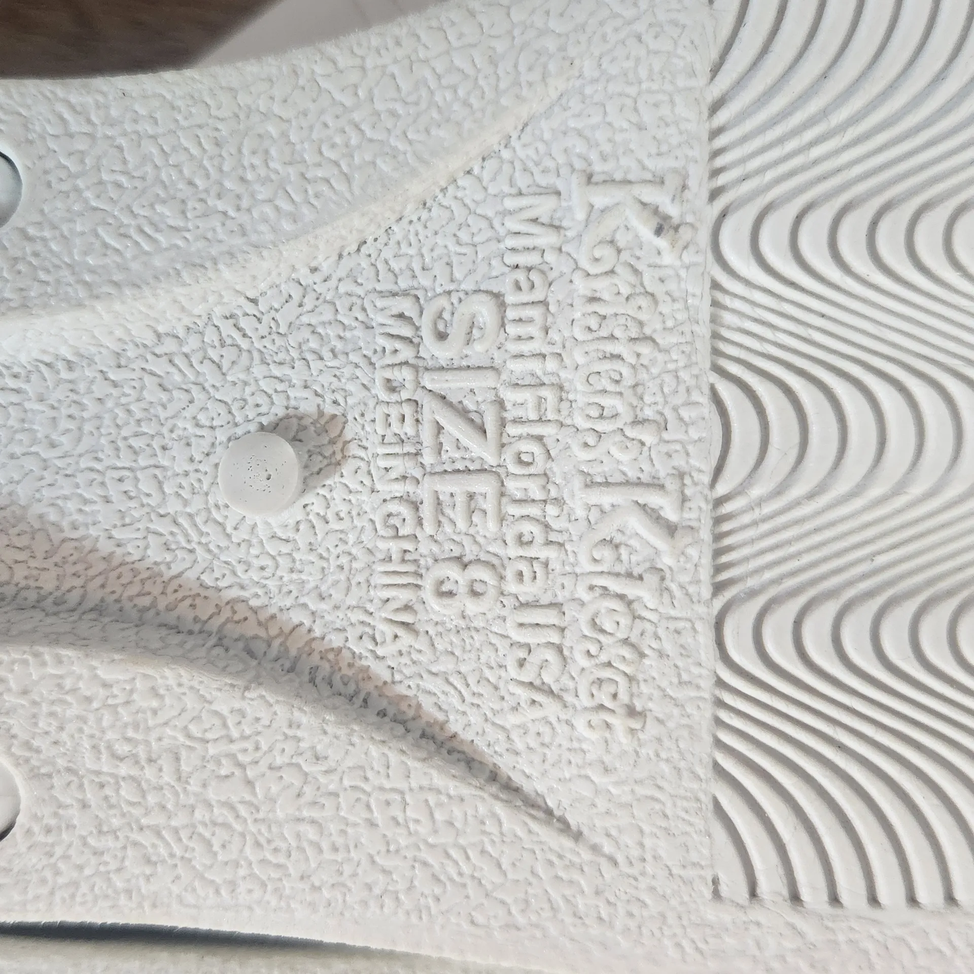 Kristen's Kloset Colorful Beaded Women's Sandals NWOT Size 8 Beaded Flip Flops White - Image 8