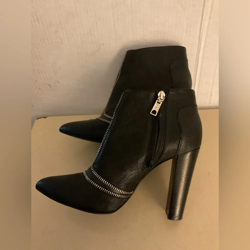 Rebecca Minkoff Black Leather Ankle Boots with Zipper Detail size 9 - Image 12