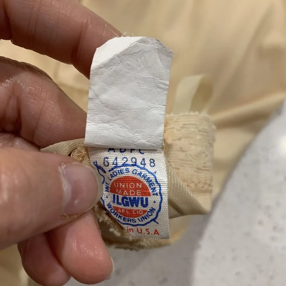 Vintage Union Made Size 36 M Slip Dress In USA Beige Lace Trim Detail Women’s Size M - Image 7