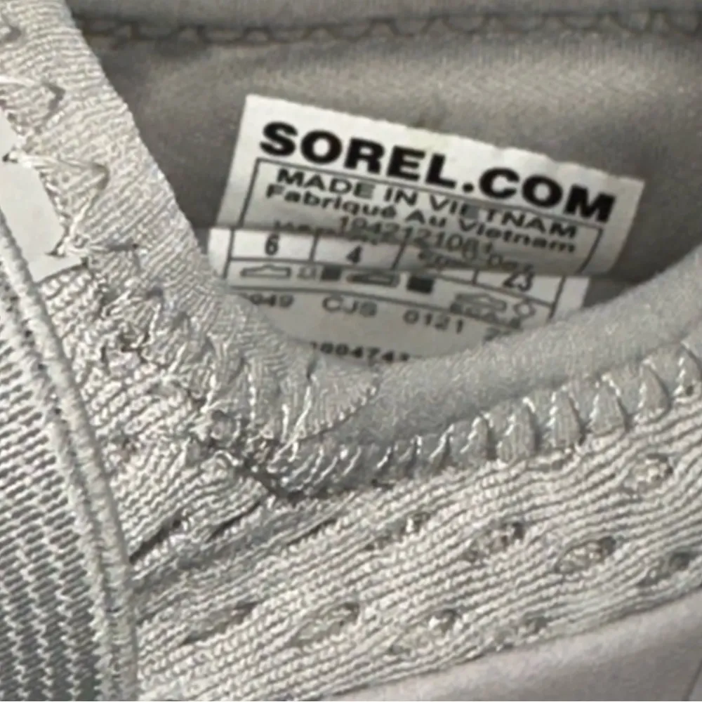 Sorel  Women’s Size 6 Dove Gray Moonstone Kinetic™ Impact Strap Front Sneakers - Image 9