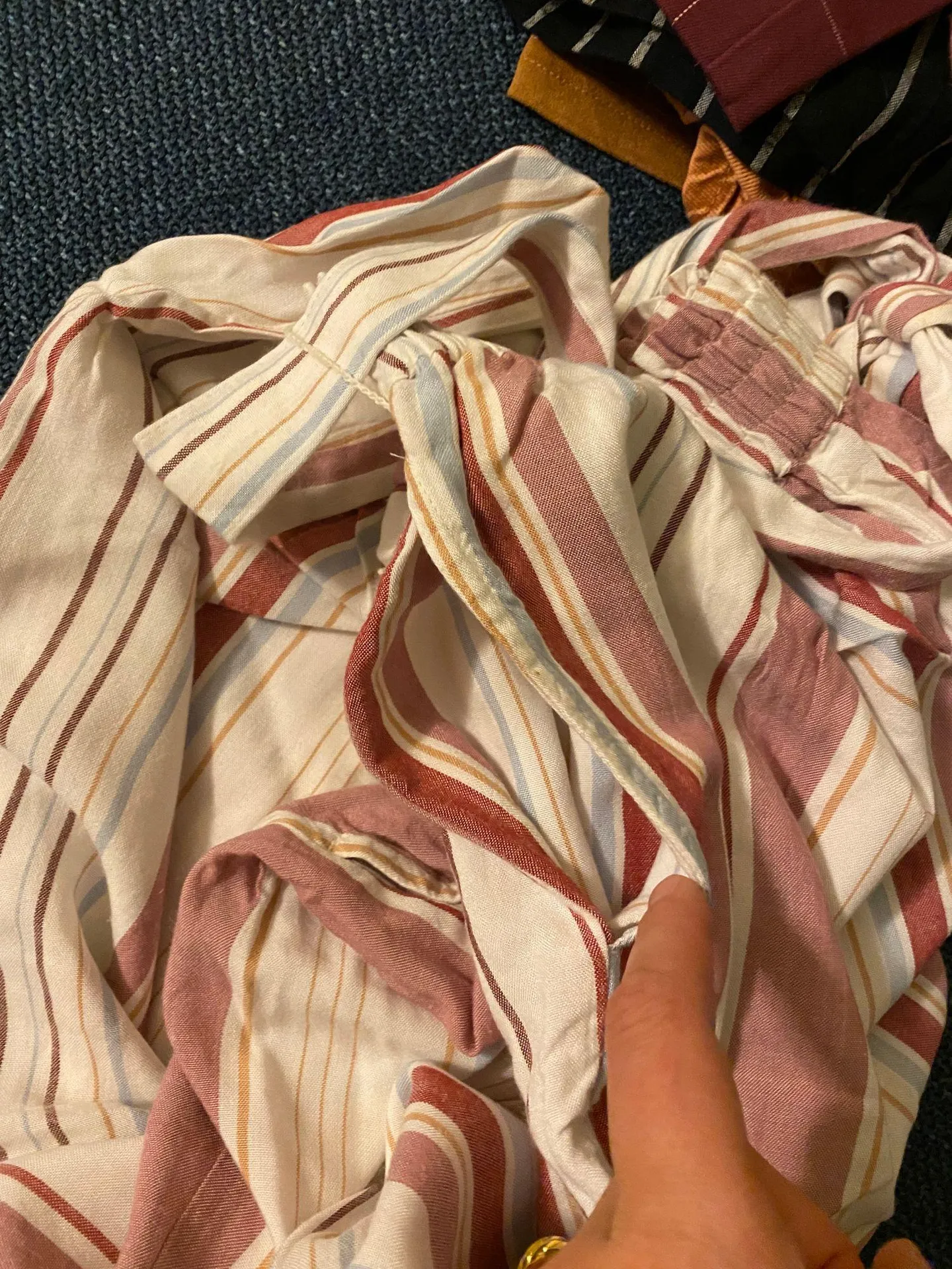 American Eagle Outfitters White Ivory Pink Striped Flowy Pant - Image 4