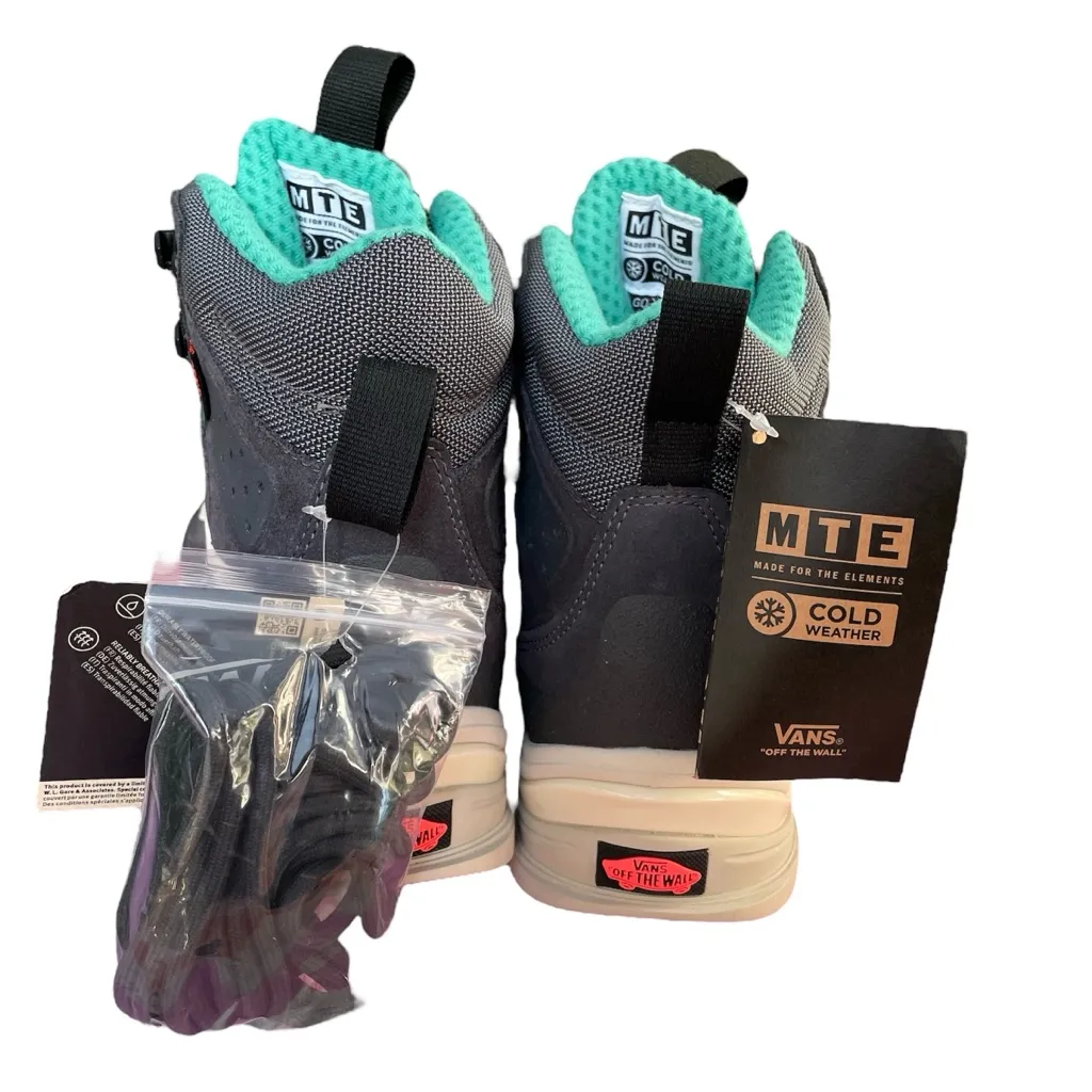 Vans unisex UltraRange insulated comfy winter boots Size 8.5men / 10women - Image 3