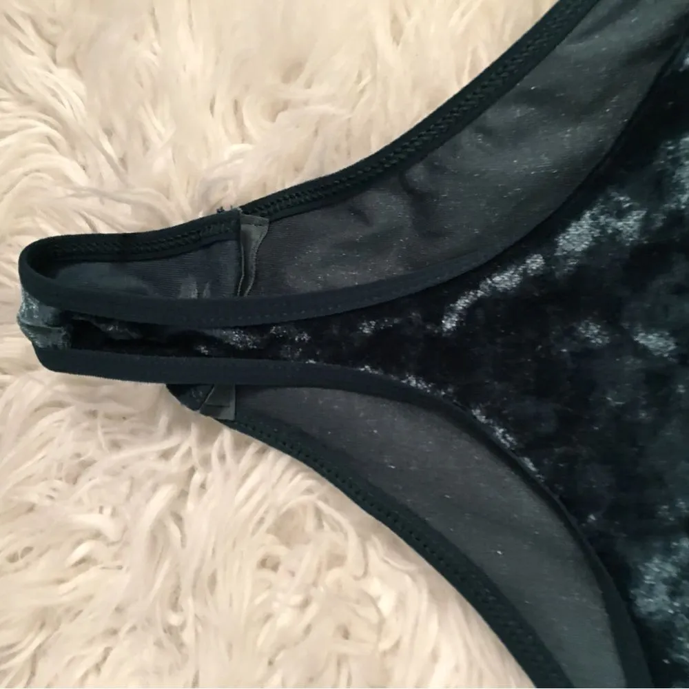 NWT! Green crush soft velvet interchangeable gold chain strap bodysuit Size M - Image 6