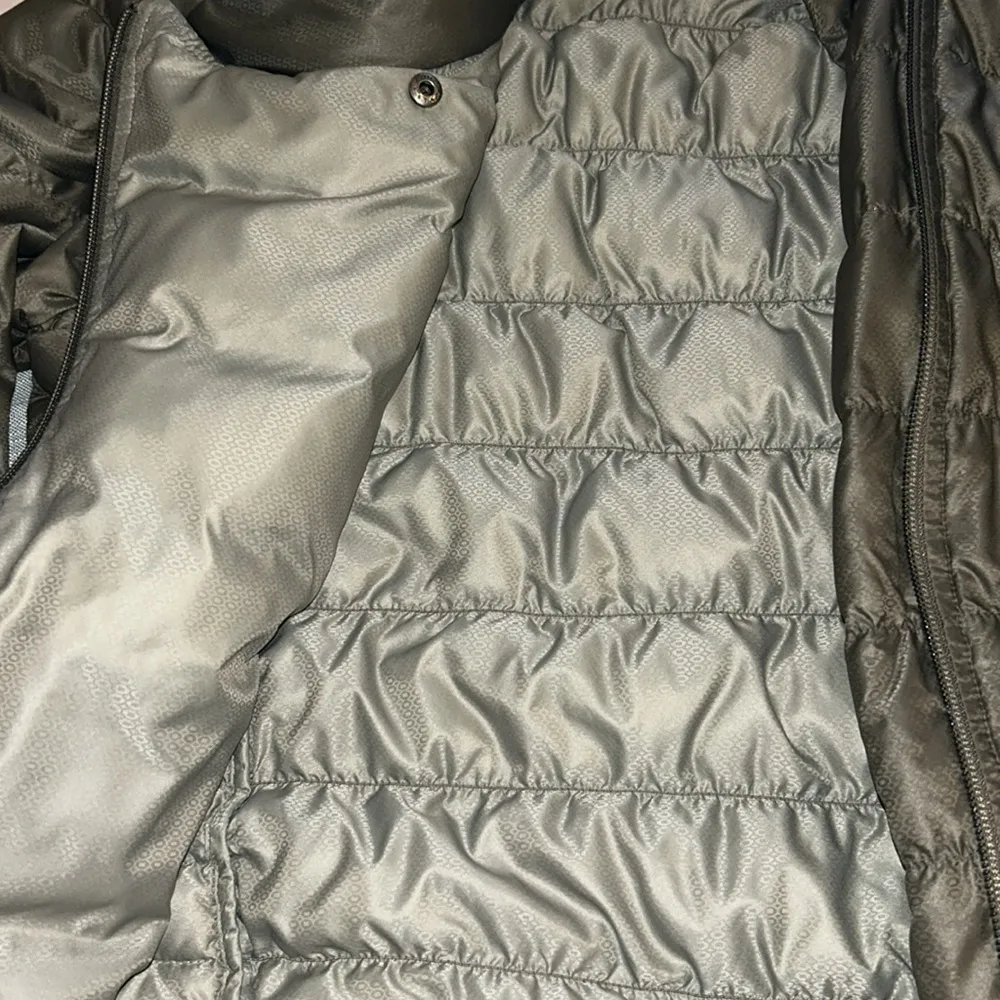 Athleta  goose down size medium puffer coat - Image 6