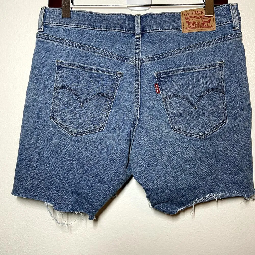 Levi's Bermuda Short 5-Pocket Zip Fly Medium Wash Raw Hem Denim Blue 28" - Image 5