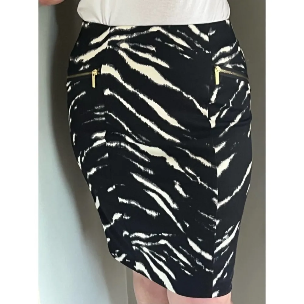 Michael Kors Zebra Print Skirt Size 8 - Image 2