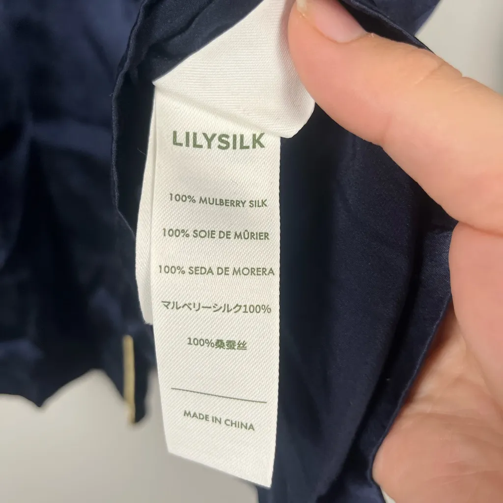 Lily Silk 100% Mulberry Silk navy button down pajama top size medium Blue - Image 5