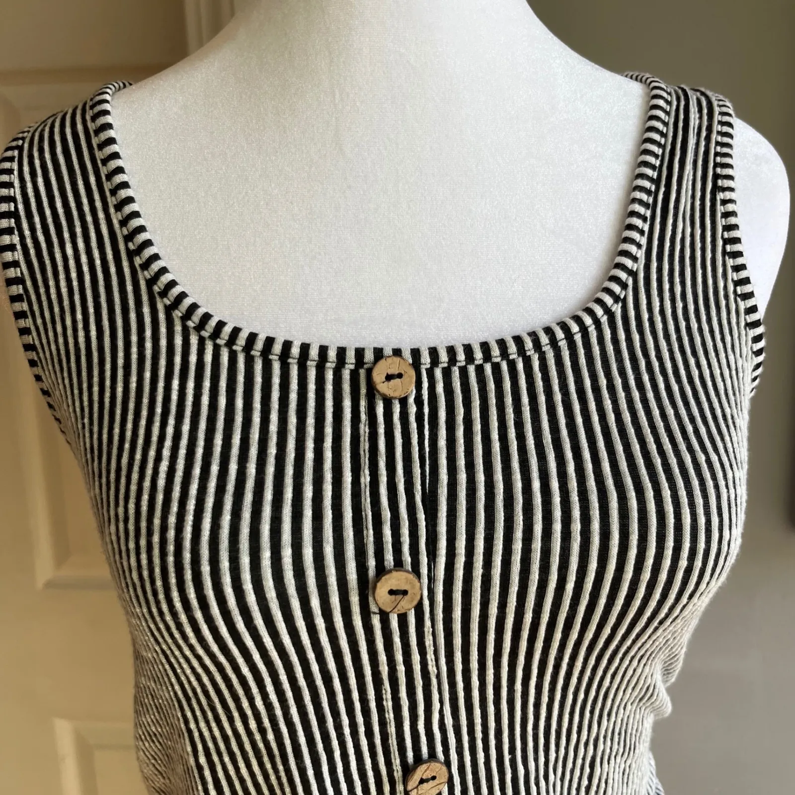 Black and White Button-Down Tank Top Cropped Feminine Striped Minimalist Chic - Image 8