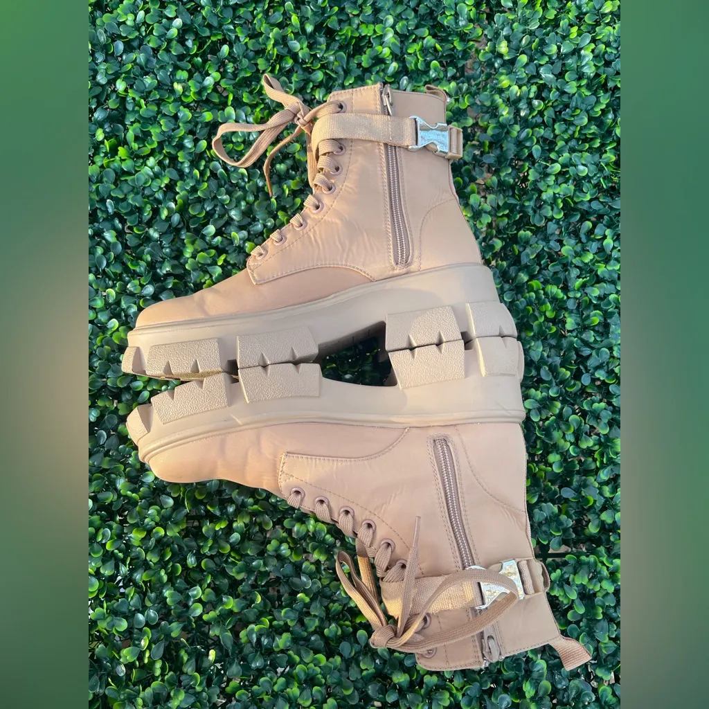 Steve Madden Tan Combat Boots with Zippered Pockets - Image 3