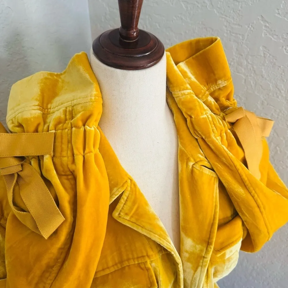 Cinq à Sept Mathieu Velvet Utility Jacket in Sunflower, Size Medium,‎ EXCELLENT Gold - Image 9