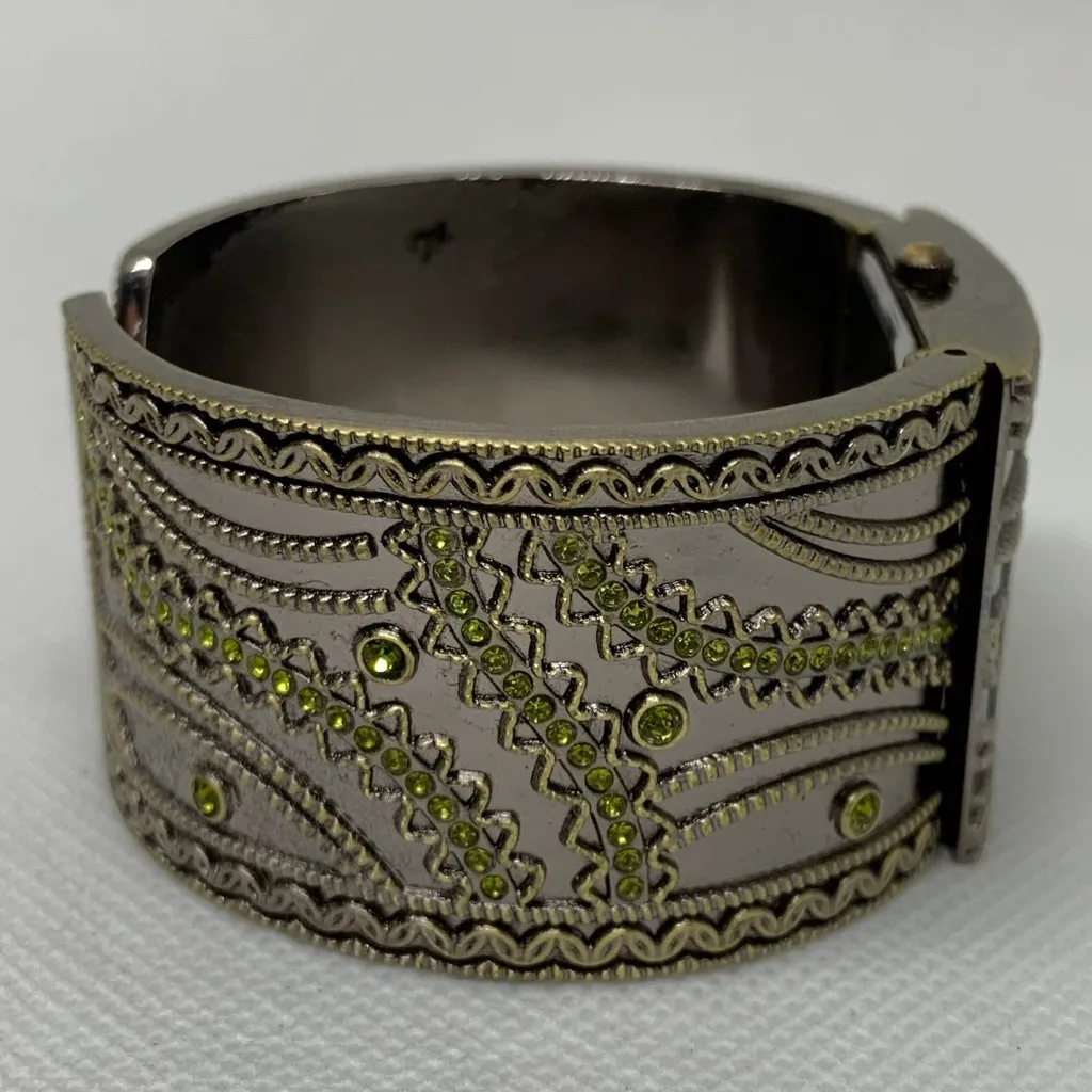 Kensie Women Cuff Bracelet Watch Quartz Gun Metal green rhinestones 30mm running - Image 4