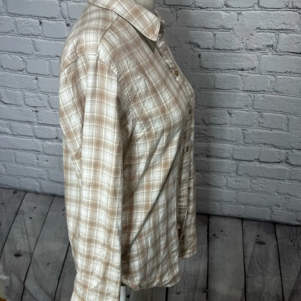 Abercrombie and Fitch button down plaid shirt small - Image 7