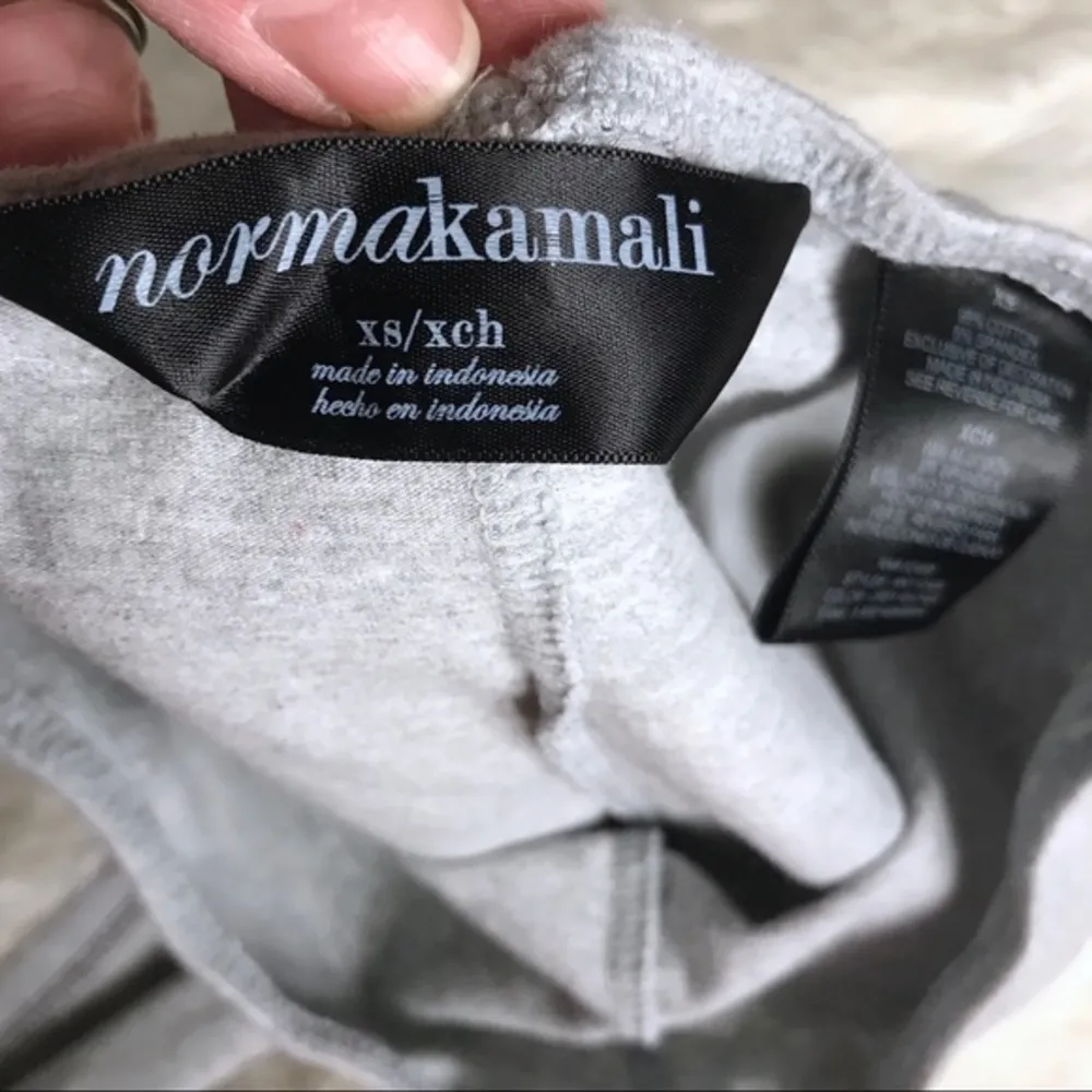 Norma Kamali grey seamed leggings - Image 7