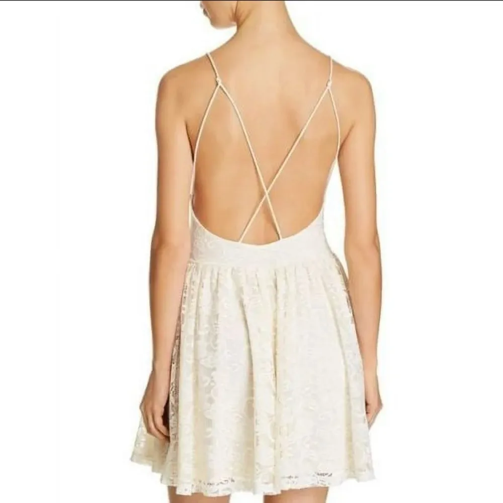 NEW  Cream Sleeveless Lace Sleep Romper size Large - Image 2