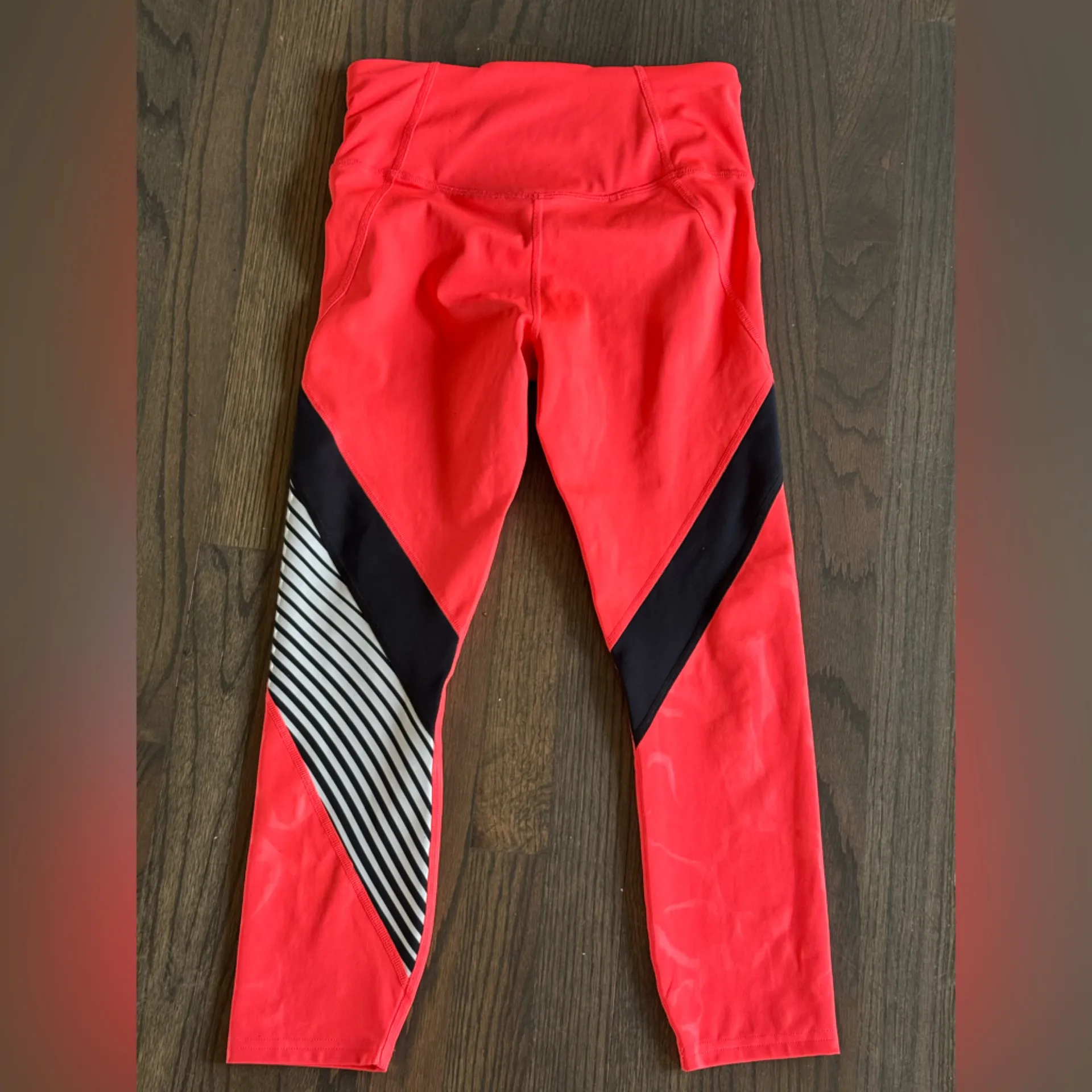 Under Armour heat gear bright colorful Cropped legging Small - Image 2