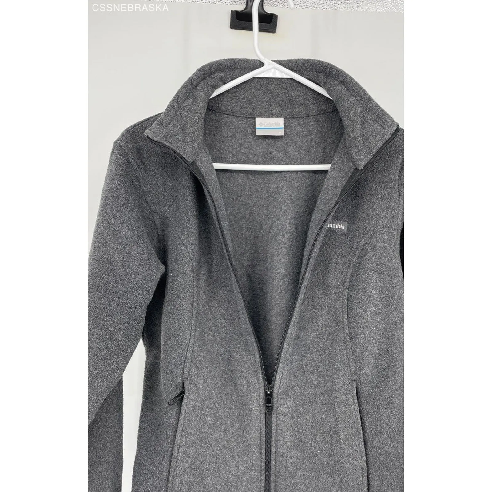 Columbia Gray Women's Full Zip Fleece Sweater‎ - Size Medium - Image 3