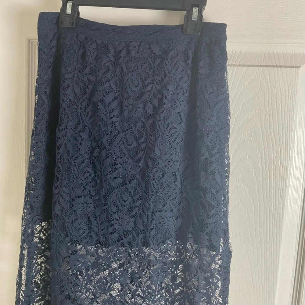 Abercrombie & Fitch Navy Blue Lace Straight Maxi Skirt Medium. - Image 2
