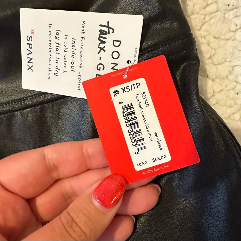 NWT spanx faux leather moto bike shorts size extra small - Image 2