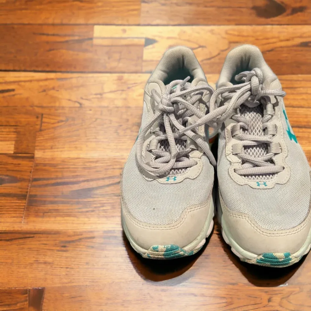 Under armour deluxe foam charged assert sneakers‎ - Image 2