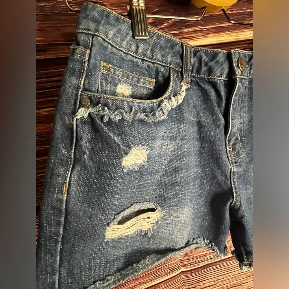 Harper  Jean Shorts. Size 28. - Image 9