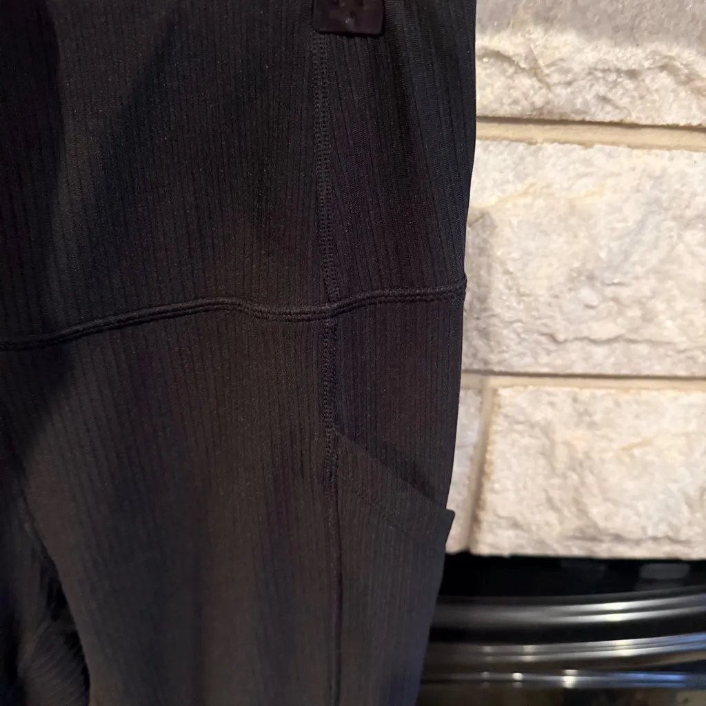32 Degrees Cool Black Pocket Leggings M/M Athleisure Workout Yoga Pants EUC - Image 2