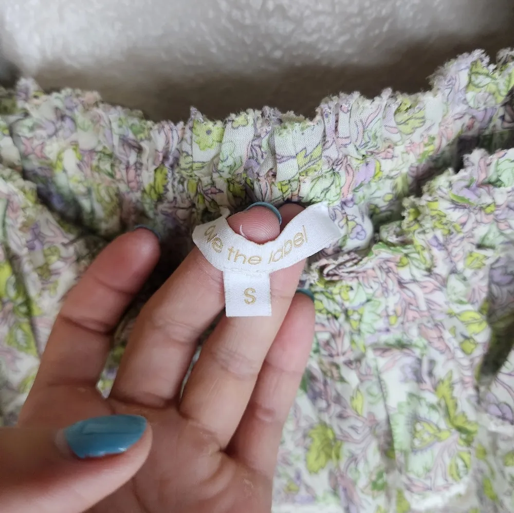 Love the label anthropologie floral super cute delicate top - Image 3