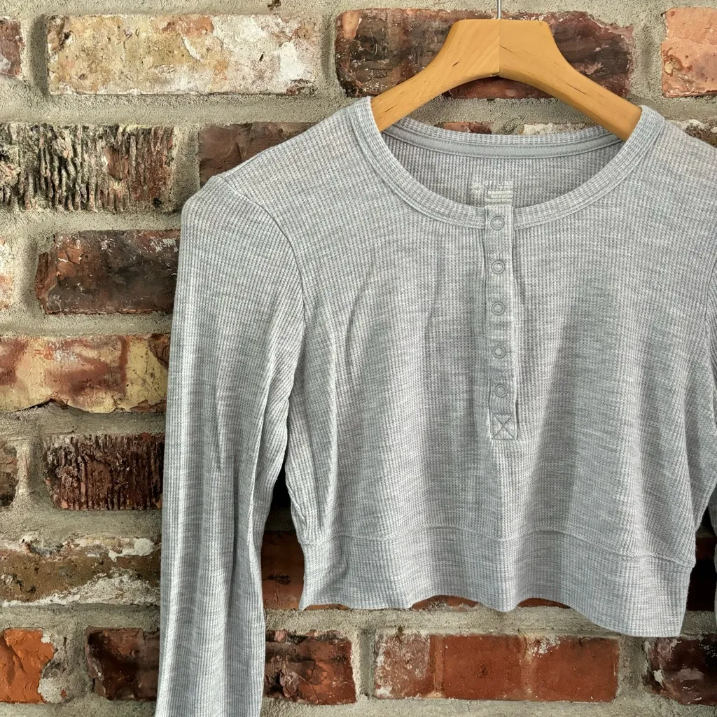 Aerie Grey Waffle Knit Crop Long Sleeve Henley Shirt Top, S - Image 3