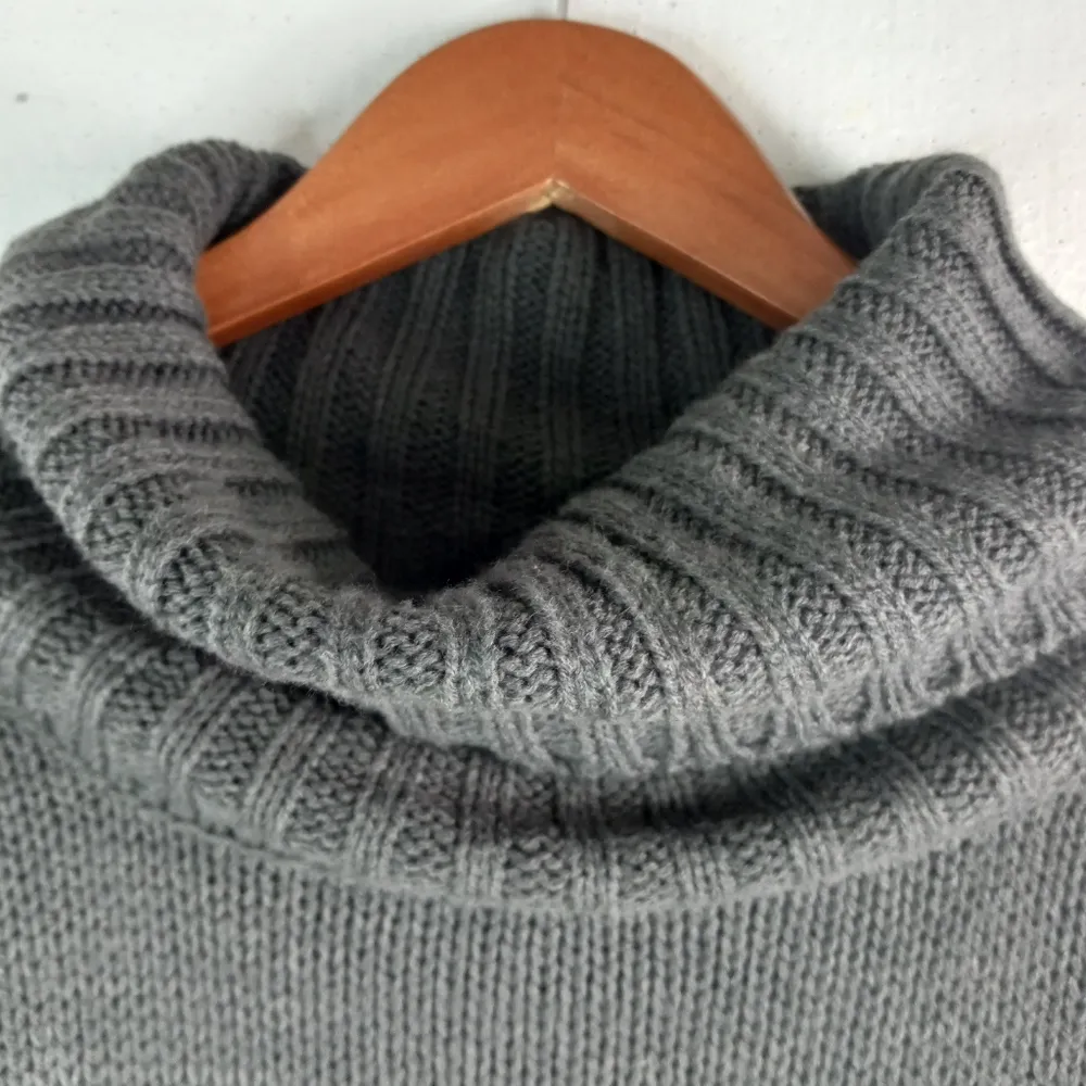 LeModa OS Striped Poncho Shawl w Arms Red Size L - Image 2