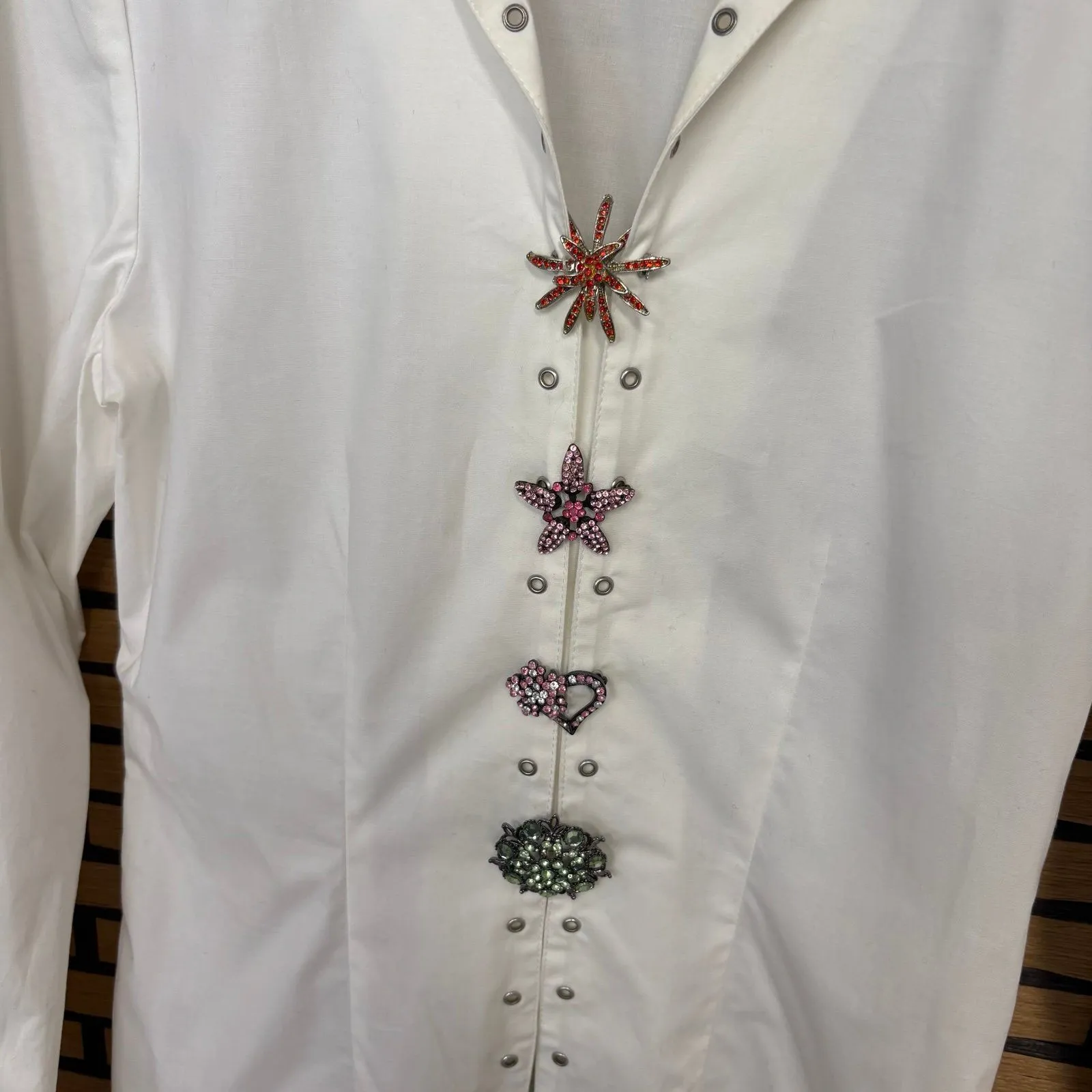 Joseph Ribkoff White Brooch Top Size‎ 6 - Image 3