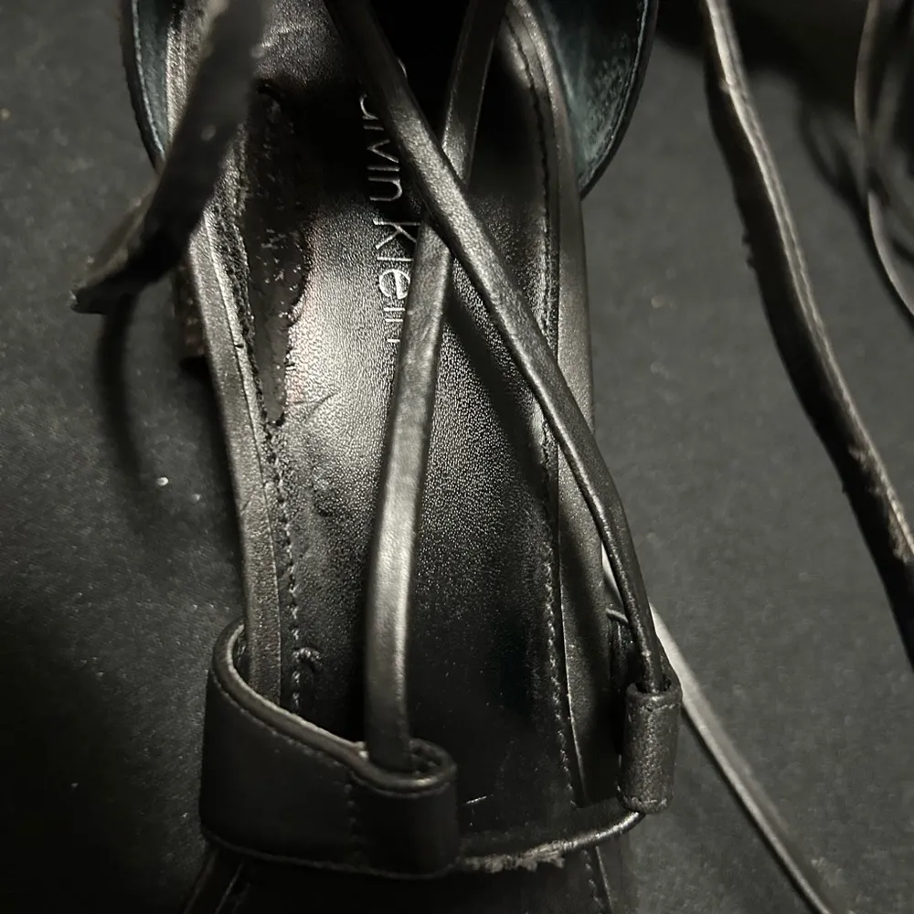 CALVIN KLEIN I simply love these Calvin Klein heels! size 9-silver heels-sexy!! - Image 5