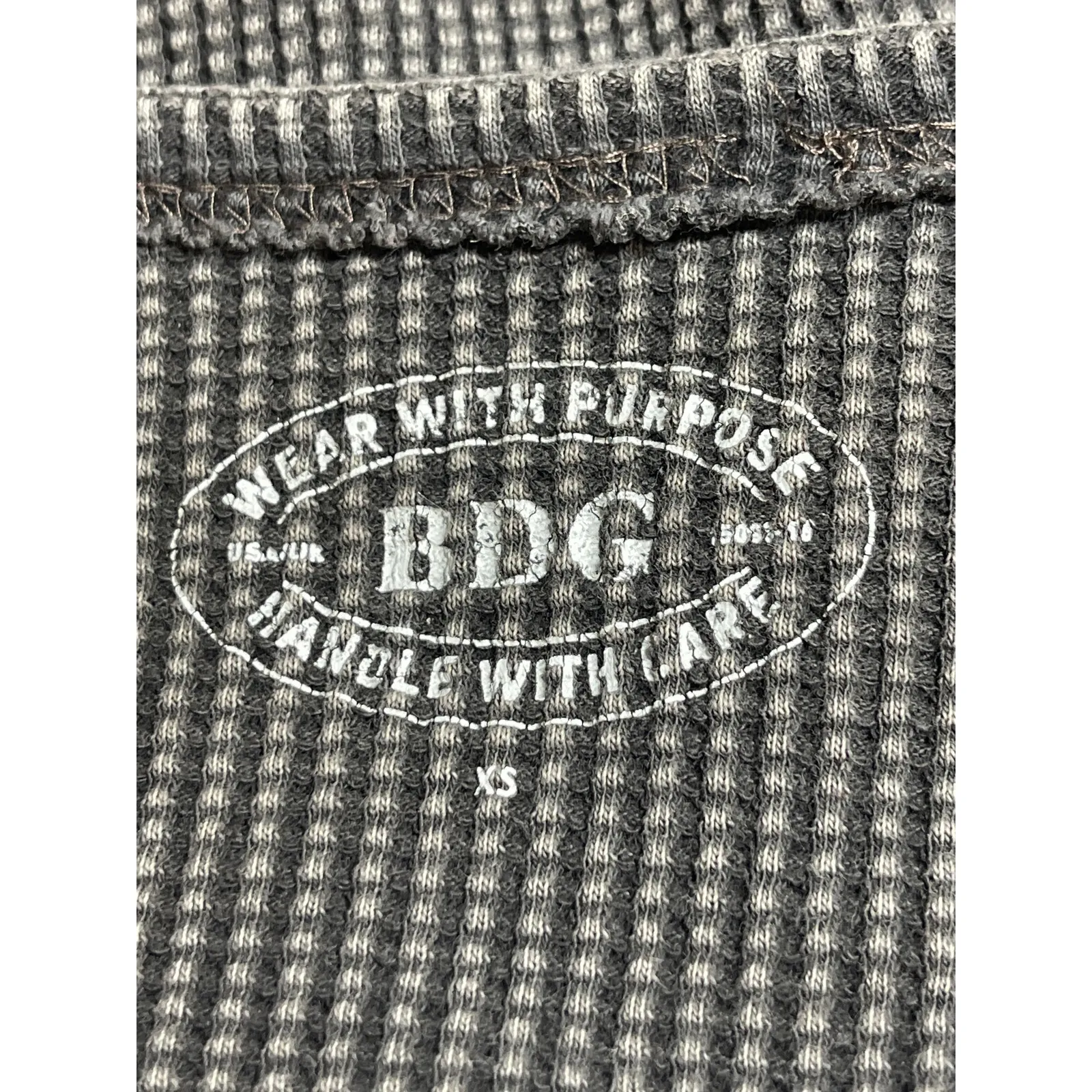 Urban Outfitters BDG Women's Gray Waffle Knit Long Sleeve Thermal Crop Top Sz XS - Image 4