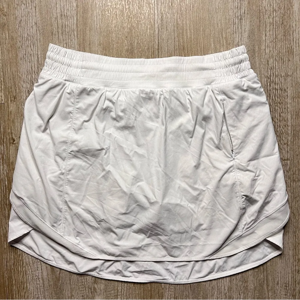 Lululemon hotty hot high rise skort - size 12 - Image 3