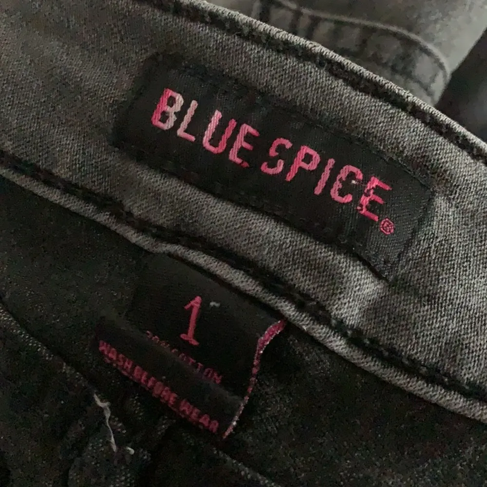 Blue spice dark black wash jeans - Image 2