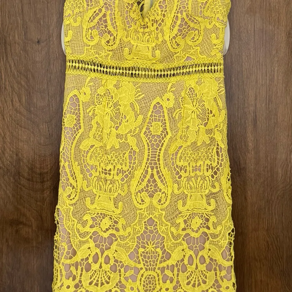 L'ATISTE by Amy Vibrant Yellow Lace bodycon lined mini Dress, size S boho party - Image 15