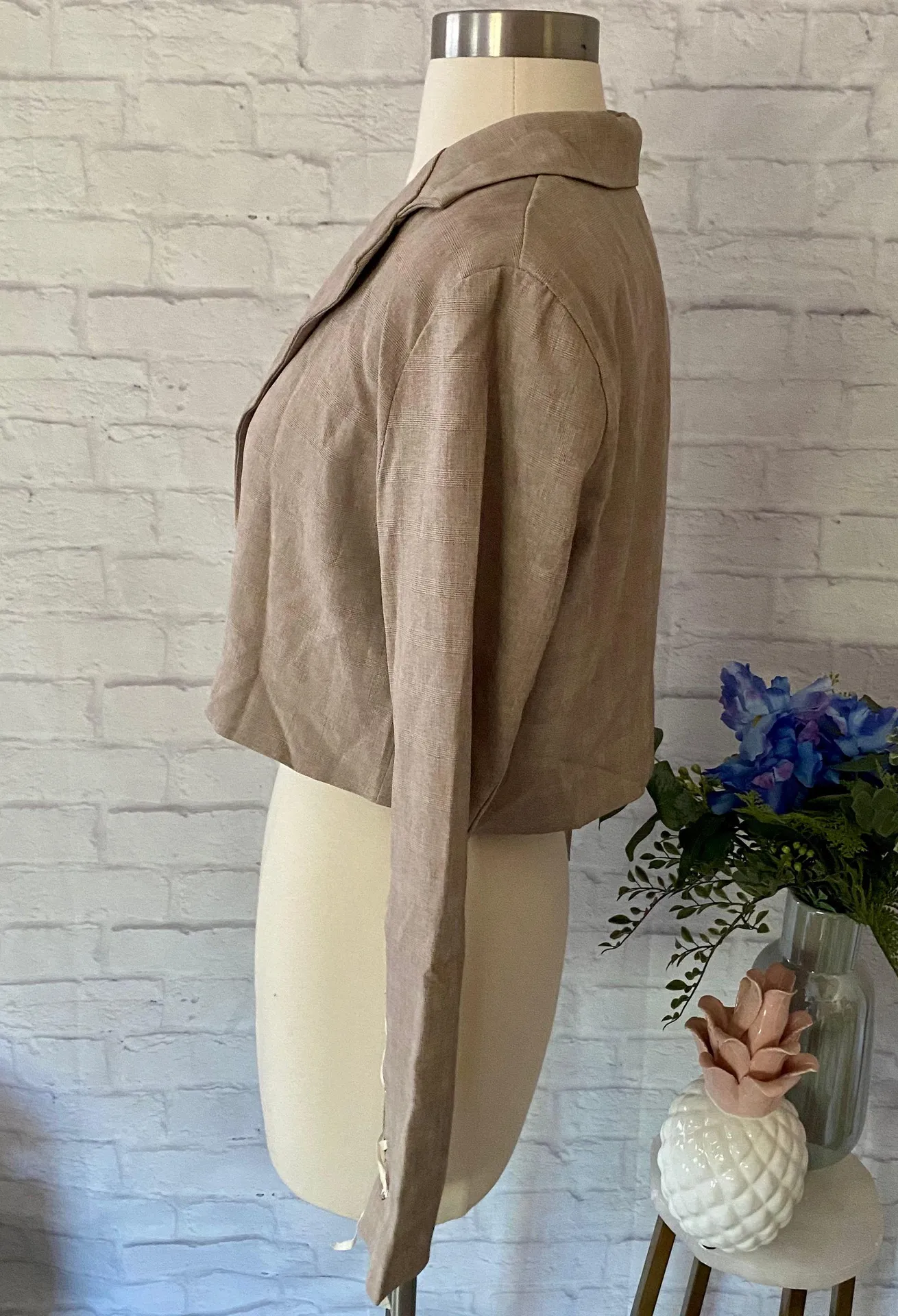 NEW Cropped Blazer - Image 3