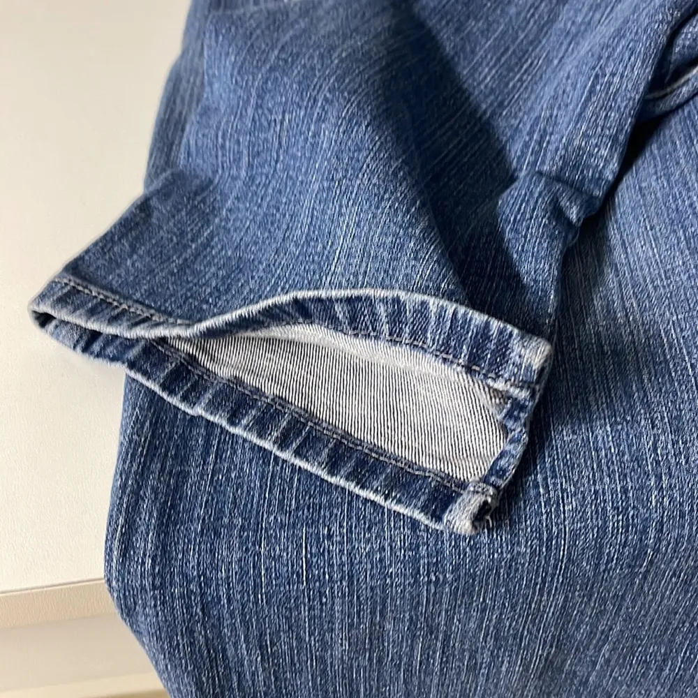 EUC Style & Co (Macy's) Tummy Control Capri Jeans size 8 - Image 6