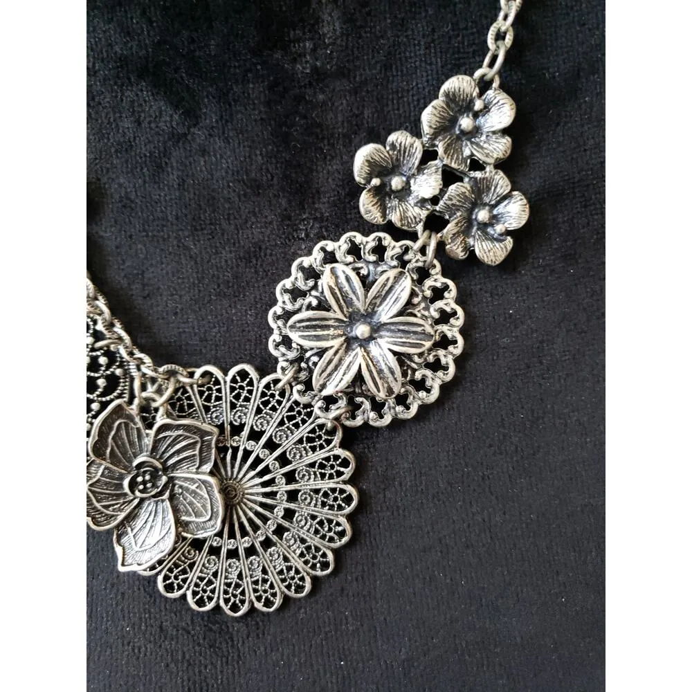 Vintage Silver Tone Floral Necklace Lace Design with Leaf & Flower Charms - Image 5
