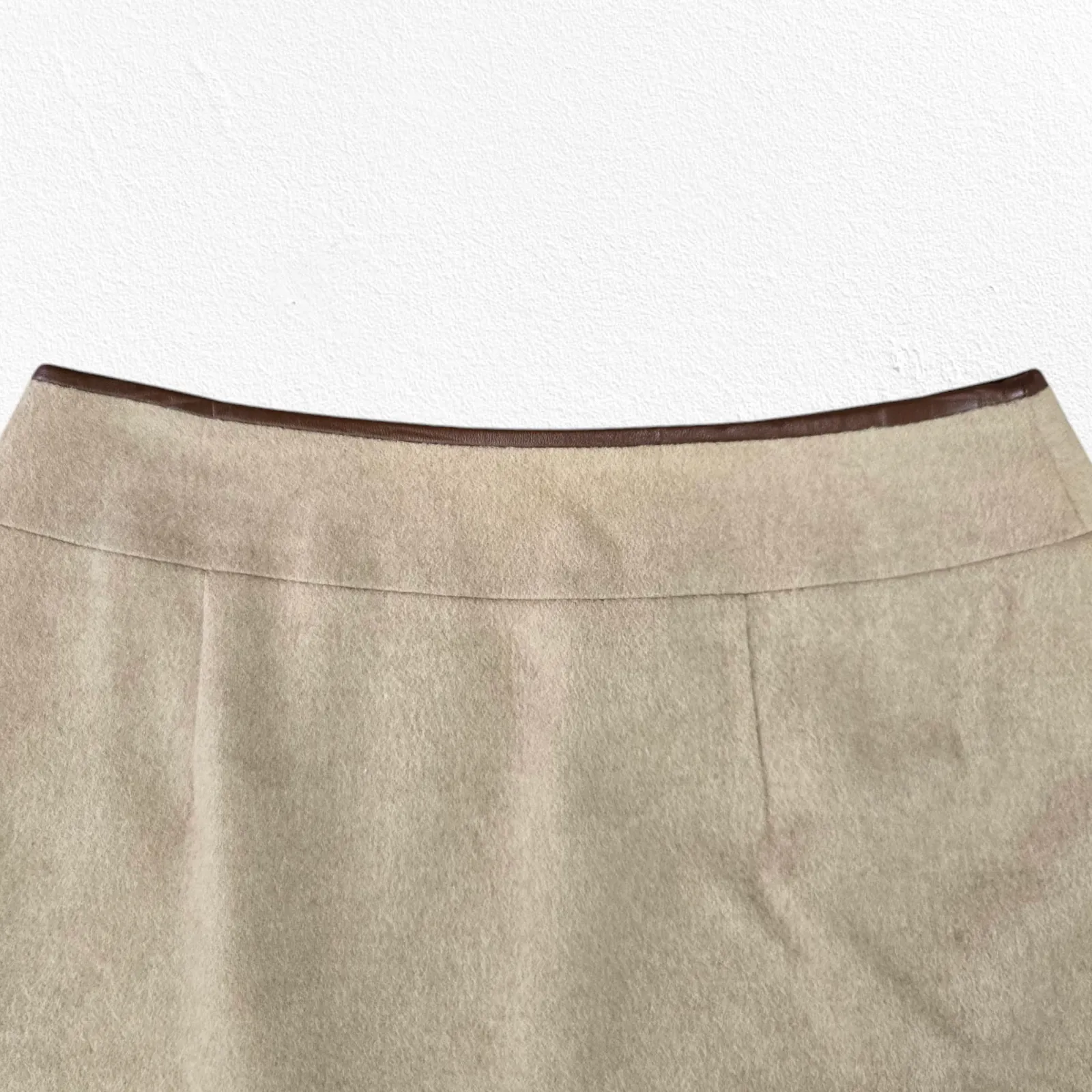 90s Vintage Talbots Beige Pure Camel Hair Leather Trim Skirt Size 4 Petites - Image 2