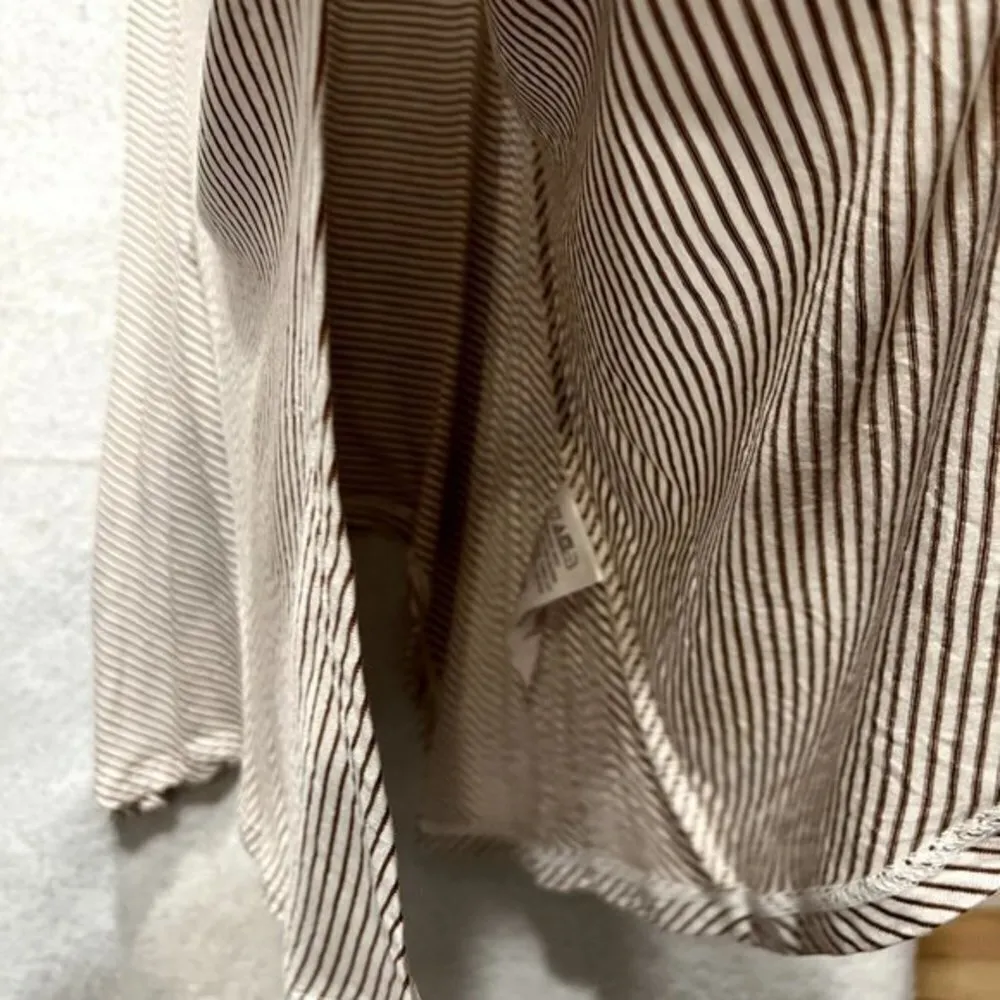 Logo Layers Womens Tops Size XS Striped Shark Bite Hem Tank‎ - Image 5